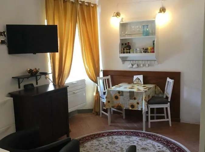 Апартаменты M9 Pantheon Attic 10 *